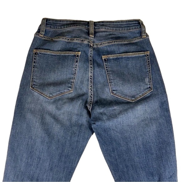 ARIZONA JEAN COMPANY Distressed Hi-Rise Bootcut Jeans Size: 5 - Picture 4 of 6